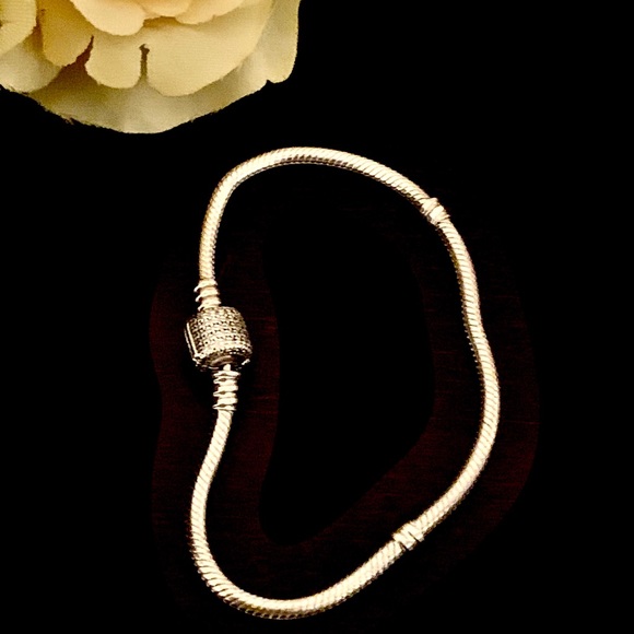 Pandora Moments Sparkling Pave Clasp Bracelet - Picture 2 of 2